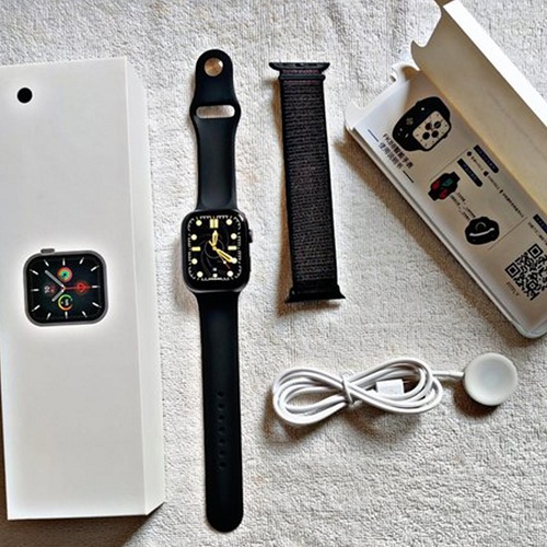 FK88 Pro Smart Watch with Two Fabric and Silicone Bands - Image 3